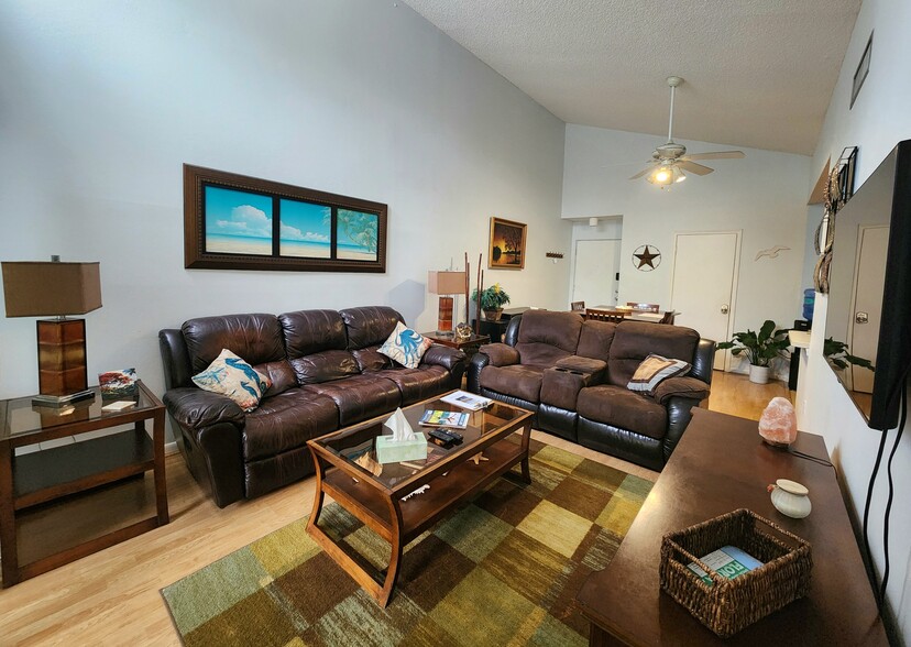 Building Photo - 3651 Atrium Dr