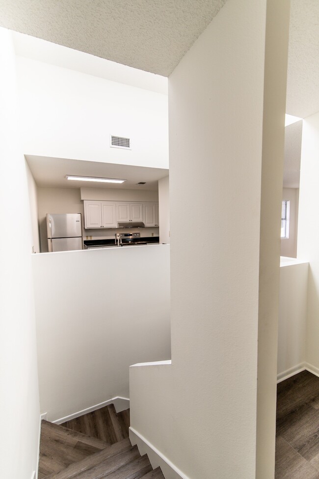 Building Photo - 1507 Wimbledon Dr