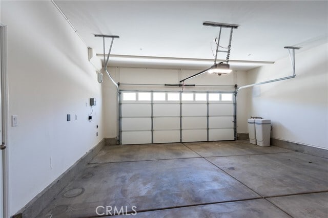 Building Photo - 36469 Shine Dr
