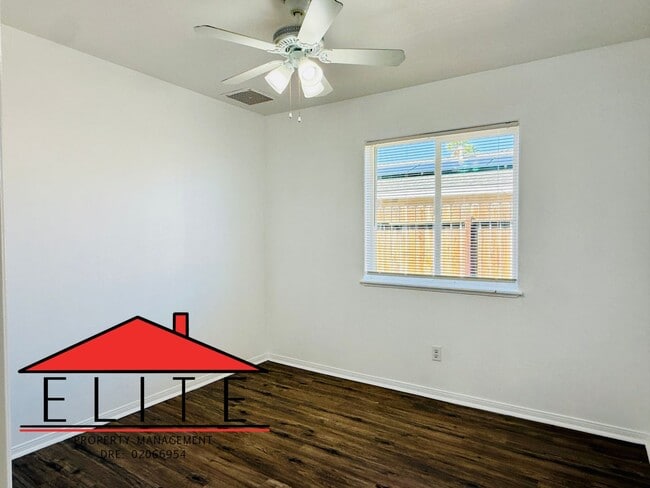 Building Photo - AVAILABLE NOW!!!