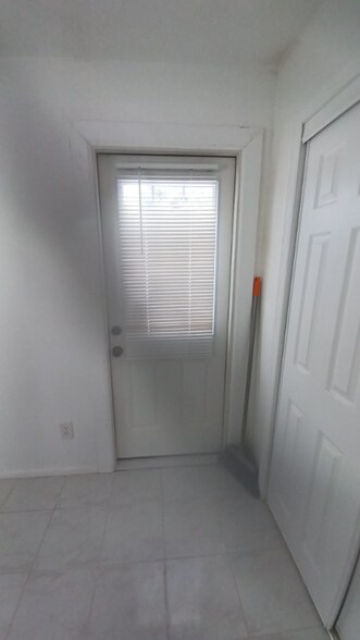Building Photo - 2453 Sable Dr