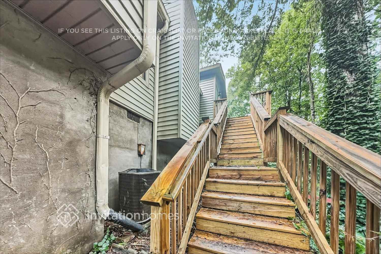 Building Photo - 6572 Oakwood Dr