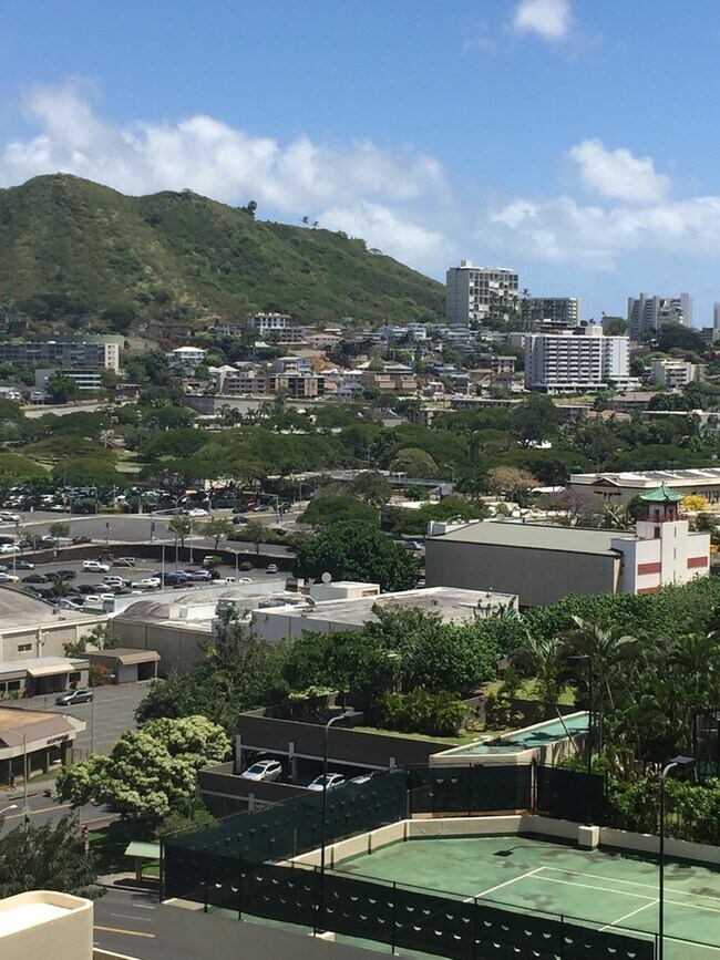 Building Photo - Furnished Unit in Honolulu Tower!  Water, Sewer, Basic Cable Included!