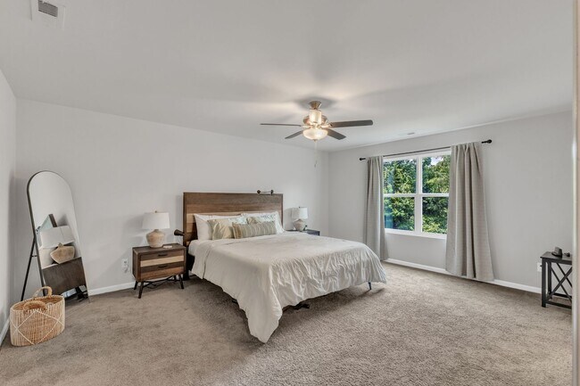 Building Photo - Spacious 3-Bedroom Home for Rent in Knight...