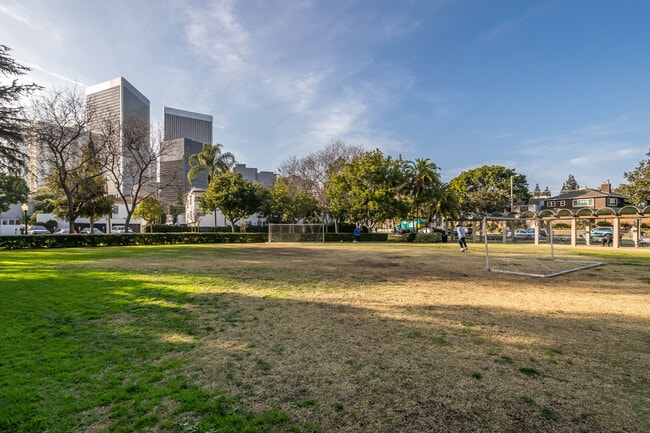 Building Photo - 9768 W Olympic Blvd