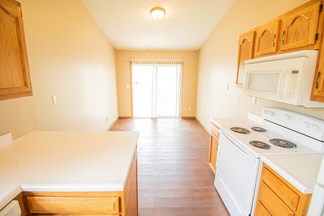 Building Photo - 2204 Bridgewater Cir