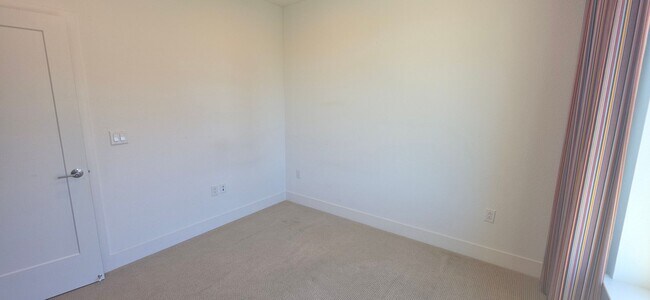 Building Photo - Luxury New Build with 2 En-Suites | Quartz Kitchen | Prime Fremont Location