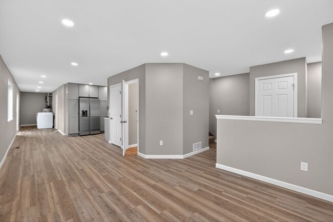 Building Photo - 227 Crestone Ave