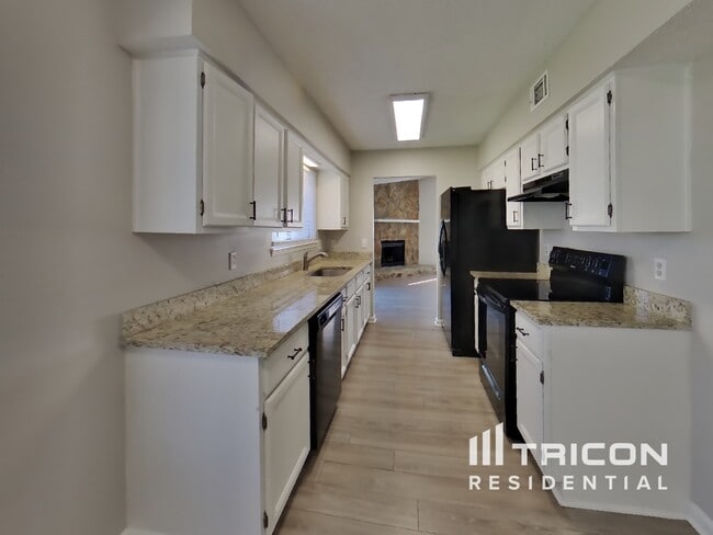 Building Photo - 2270 George Wythe Rd