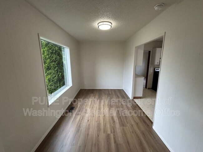 Building Photo - 3832 S Cushman Ave