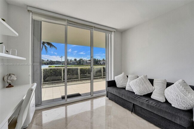 Building Photo - 3801 NE 207th St