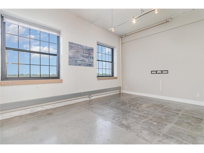 Building Photo - 730 Stinson Blvd NE