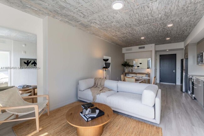 Building Photo - 23 NE 17th Ter