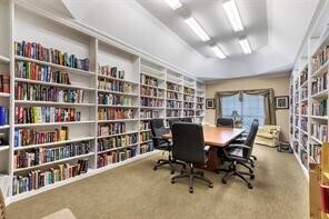 Building Photo - 2803 Kings Crossing Dr