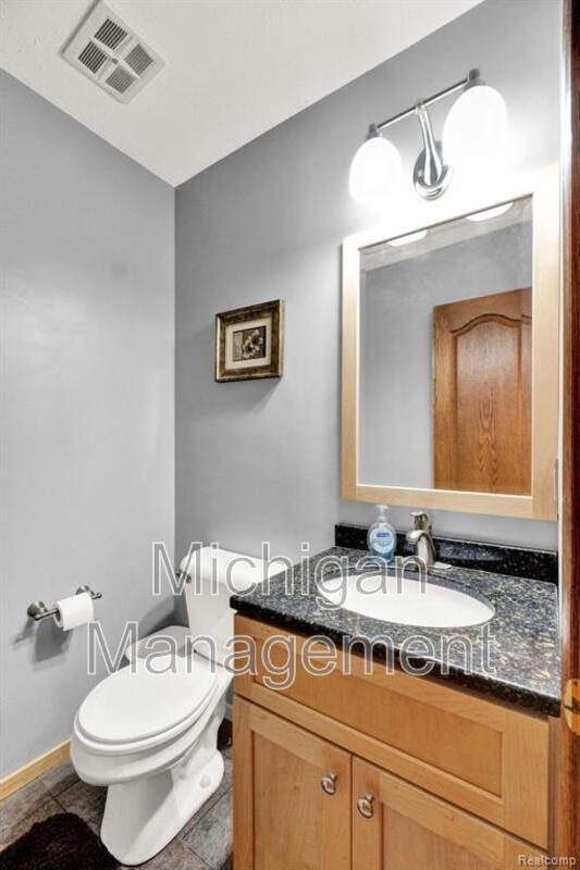 Building Photo - 1311 Ottawa Ave