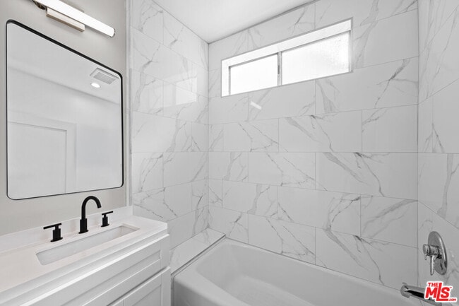 Building Photo - 1206 S Holt Ave