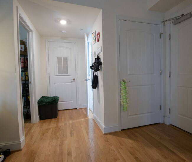 Building Photo - The Fountain Square Apartments