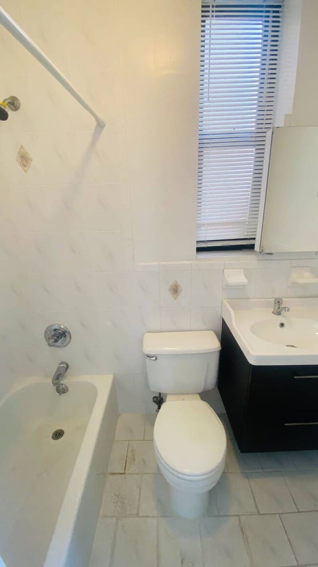 Building Photo - 40-04 36th Ave