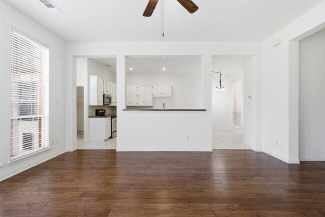 Building Photo - 3221 Corning Dr