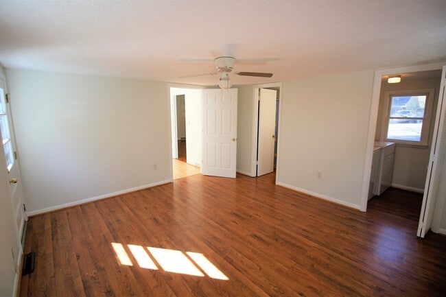 Building Photo - Black Mountain Bungalow minutes from Lake Tomahawk!