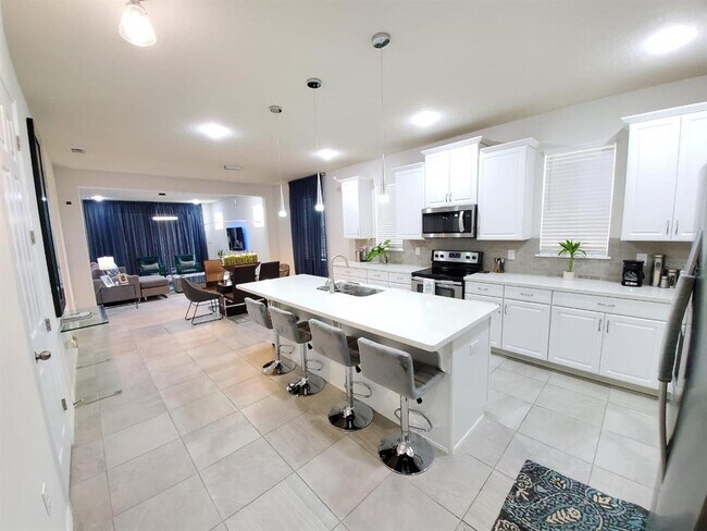 Building Photo - 2516 Annacella Ave