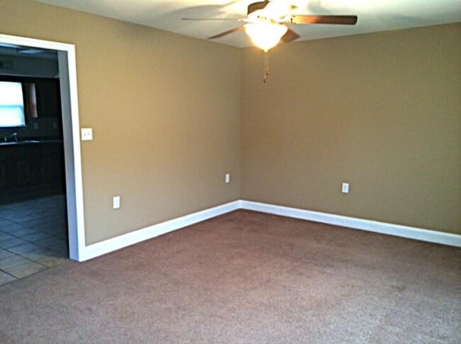 Building Photo - 2245 Spring Meadow Ln SE