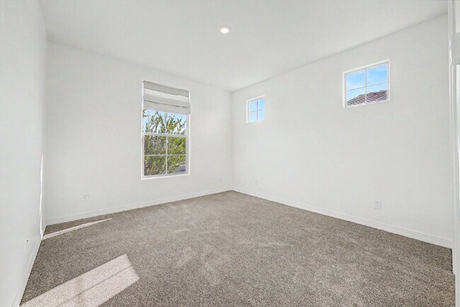 Building Photo - 6954 W Maya Way