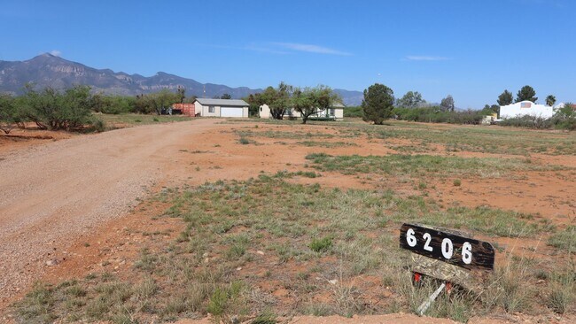 Building Photo - 6206 S Ranch Rd