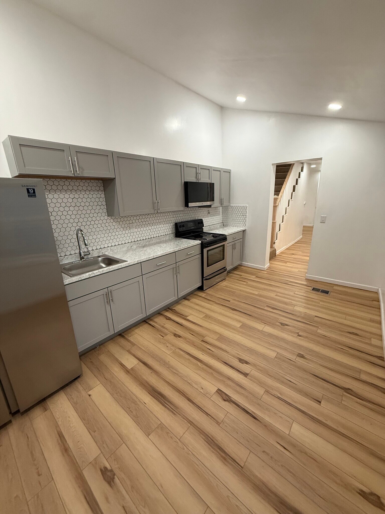 Building Photo - 241 Franklin Way