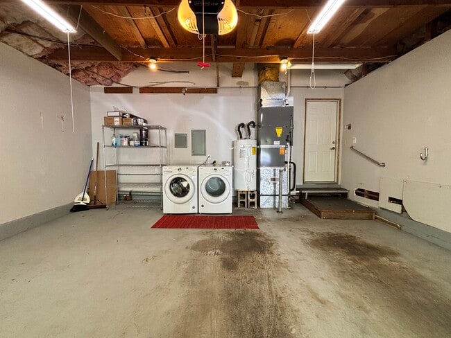Building Photo - 6935 SE 122nd Ave