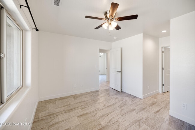 Building Photo - 6201 N Reata Dr