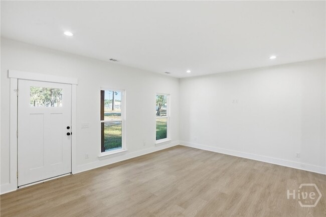 Building Photo - 309 Honey Ridge Rd