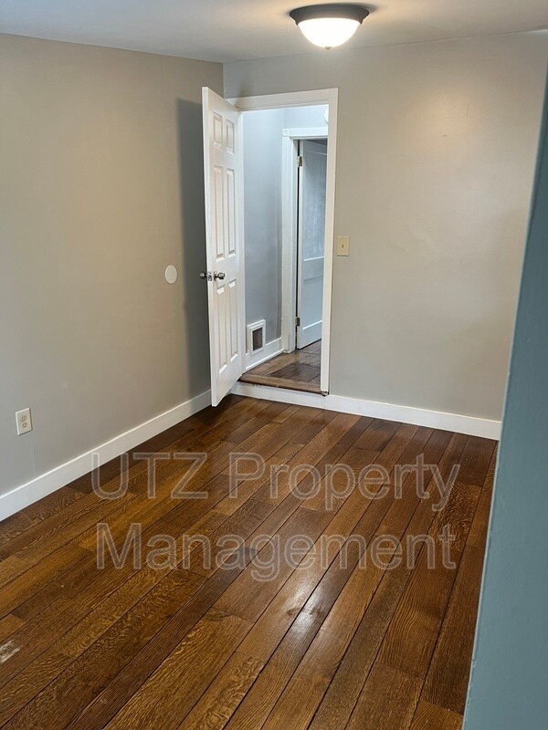 Building Photo - 29 John St