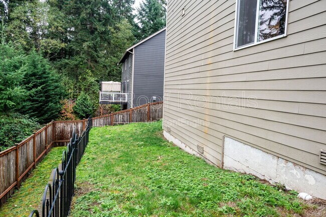 Building Photo - 4014 203rd St Ct E