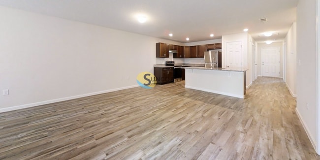 Building Photo - 13 September Pl