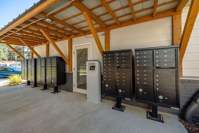 Building Photo - Move in Today @ The Spoke Peachtree Corners-Specials are Limited Time Only! 678-535-9535
