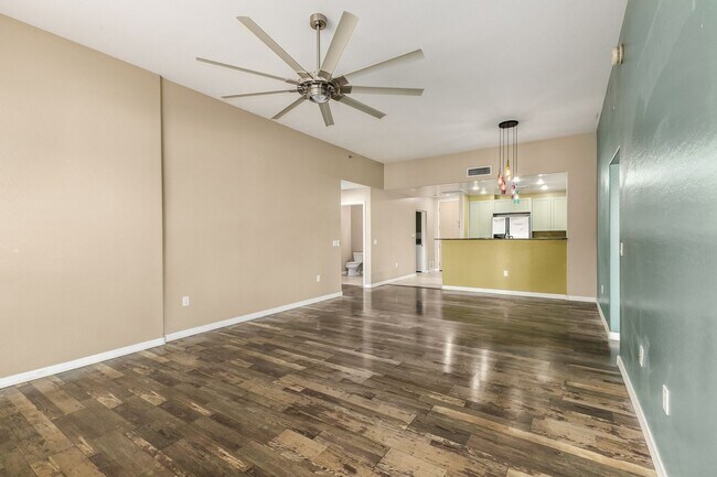 Building Photo - 2302 N Central Ave