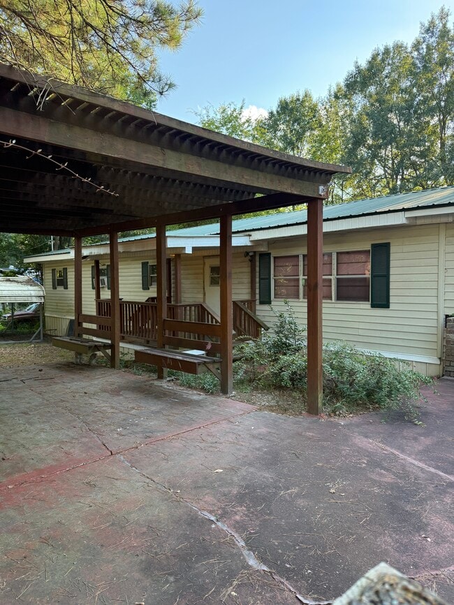 Primary Photo - 1320 N Highland Ave