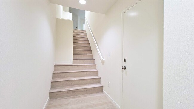 Building Photo - 624 Atherton Pl