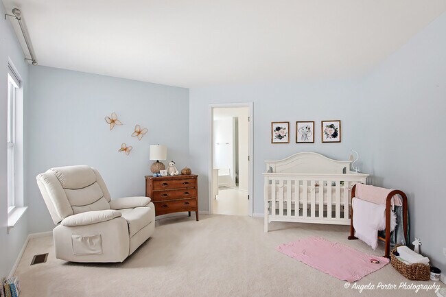 Building Photo - 1901 Kennedy Dr