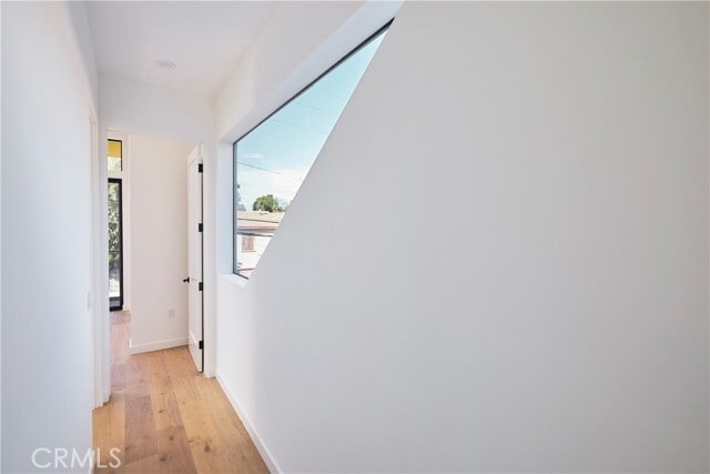 Building Photo - 929 E 68th St