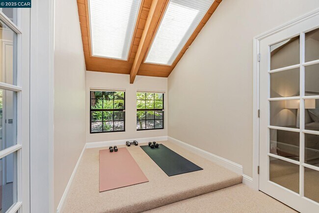 Building Photo - 1108 Howard Hls Rd