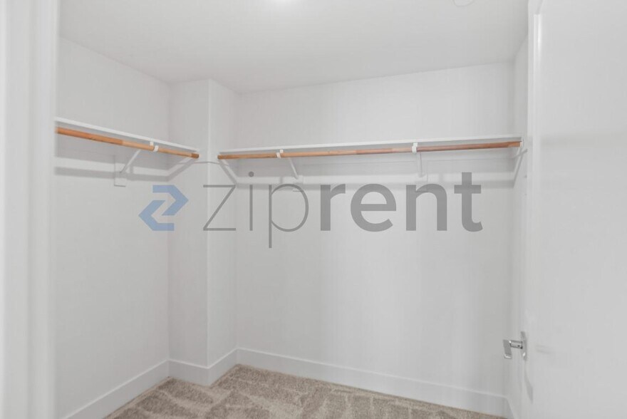 Building Photo - Unit 20