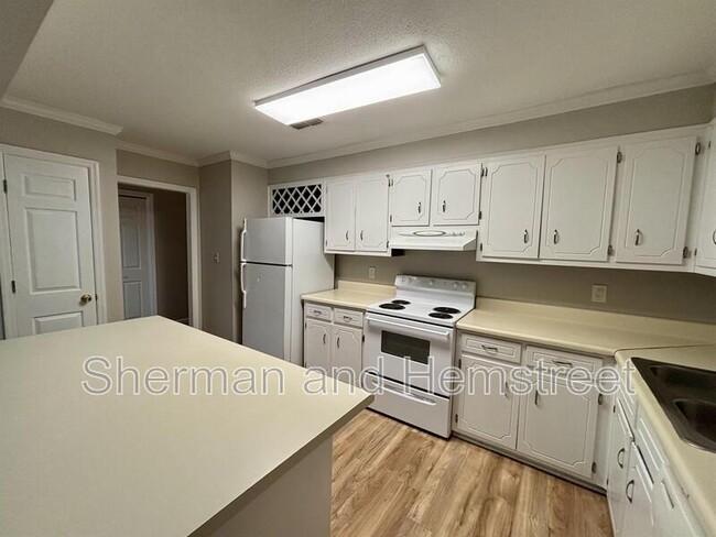 Building Photo - 2139 Holt St