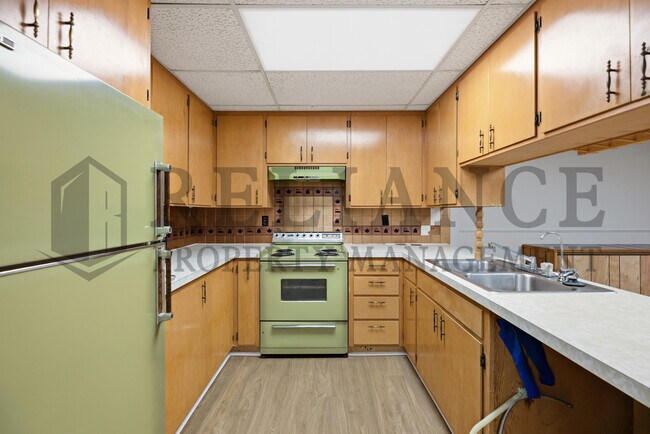 Building Photo - 1908 N Jeanette St