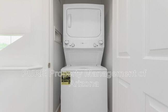 Building Photo - 1920 E Bell Rd