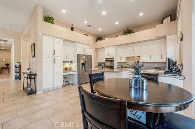 Building Photo - 78652 Alliance Way
