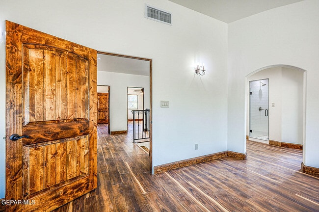 Building Photo - 137 Lanell Dr