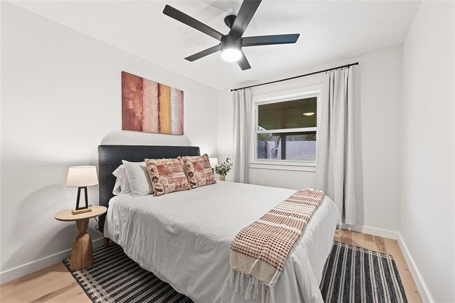 Building Photo - 6906 Lunar Dr