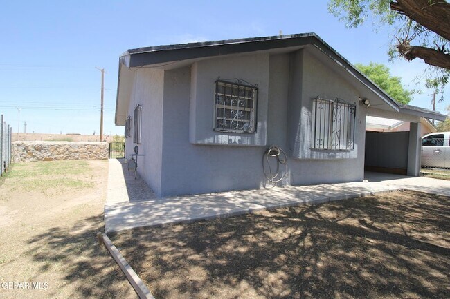 Building Photo - 9604 Gaza Dr